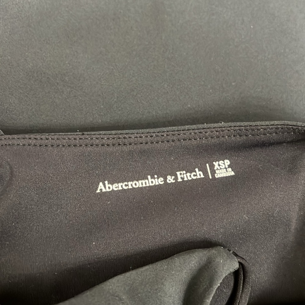 Abercrombie and Fitch women’s v neck athletic dress - Picture 5 of 5